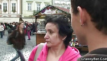 Mamma figlio e figlia ... che allegra film pornofrançais famiglia !!!