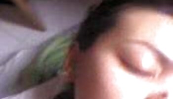 Teeny taquine la chatte en regardant son le porno français beau-père analement avec sa soeur