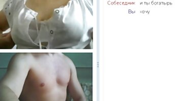 Superbe blonde aux gros faux seins se masturbe en solo sur porno français 2020 webcam