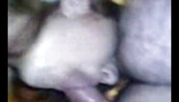 Creampie joie jeune couple francais porno avec des inconnus à l'Ocean Beach