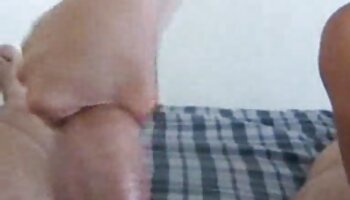 Prise video porno amatrice française en main de ma charmante soeur ayant une relation avec un mec