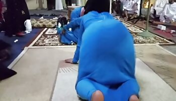 Une double pénétration pour Tina Hot sexe mere et fils francais