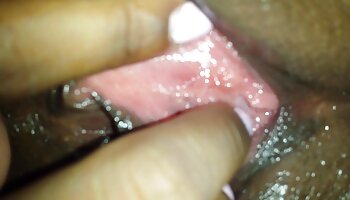 Des hommes noirs ont des porno français en direct relations sexuelles en groupe avec une petite amie blanche