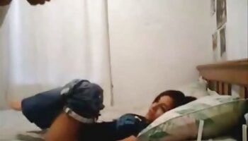 Teen blondes bisexuelles porno maman francaise font plaisir à un mec dans un trio sauvage