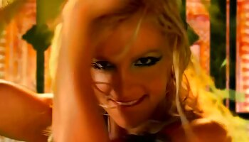 Teen lezzies vénère les chattes film porno vf après une partie de volley-ball