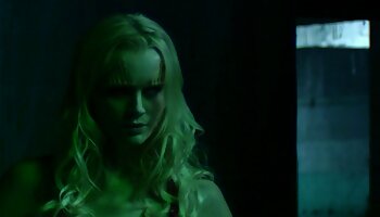 Adrianna Nicole DOUBLE PÉNÉTRATION à trois sous la douche film porno français amateur