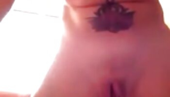 Anastasia dans le sexe sous la douche filmé en style POV avec un son porno anal français surround 3D