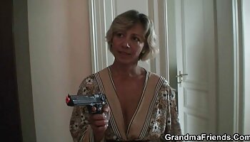 La masseuse ébène Emily Austin donne un porno streaming vf coup de traite génial