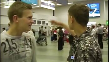 La superbe teen Rahyndee film x francai James chatte déchirée et creampied