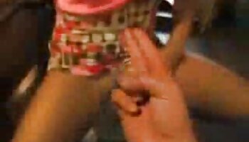 Un couple russe fait l'amour sur le porno italien mature lit