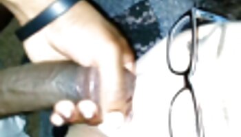 La visite à la belle-mère porno noir français se transforme en sexe dans la cuisine